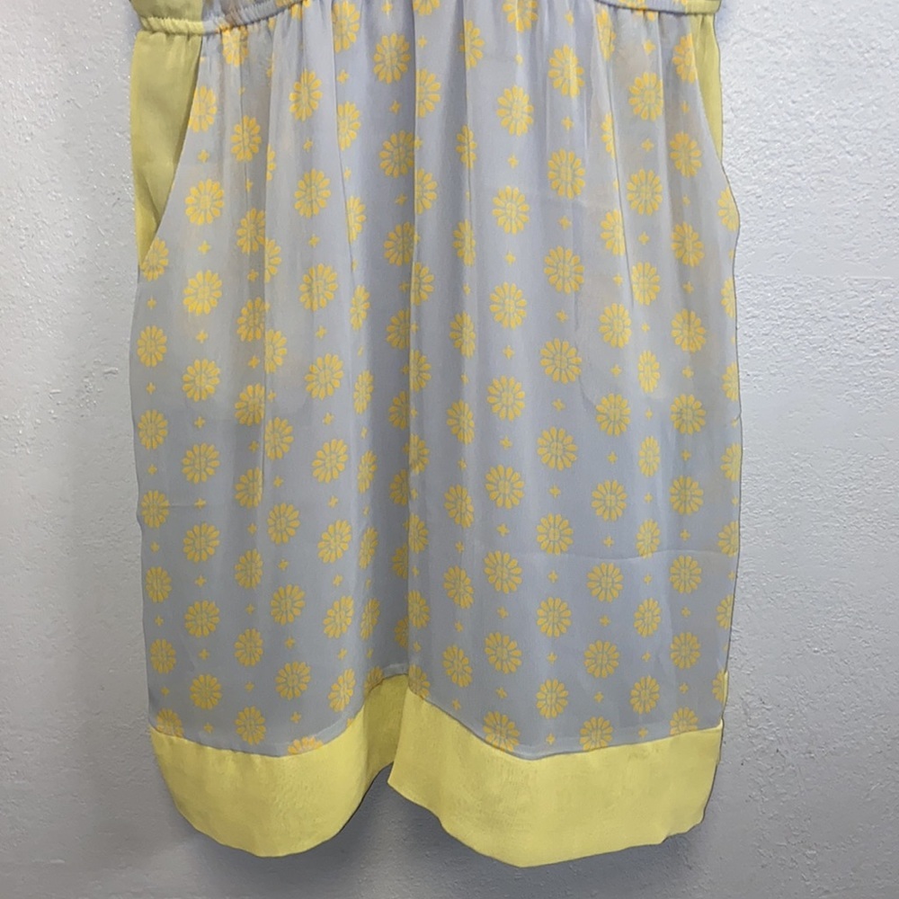 Esley NWT Yellow Gray Daisy Print Spaghetti Straps Pockets Elastic Waist Dress - Picture 6 of 13